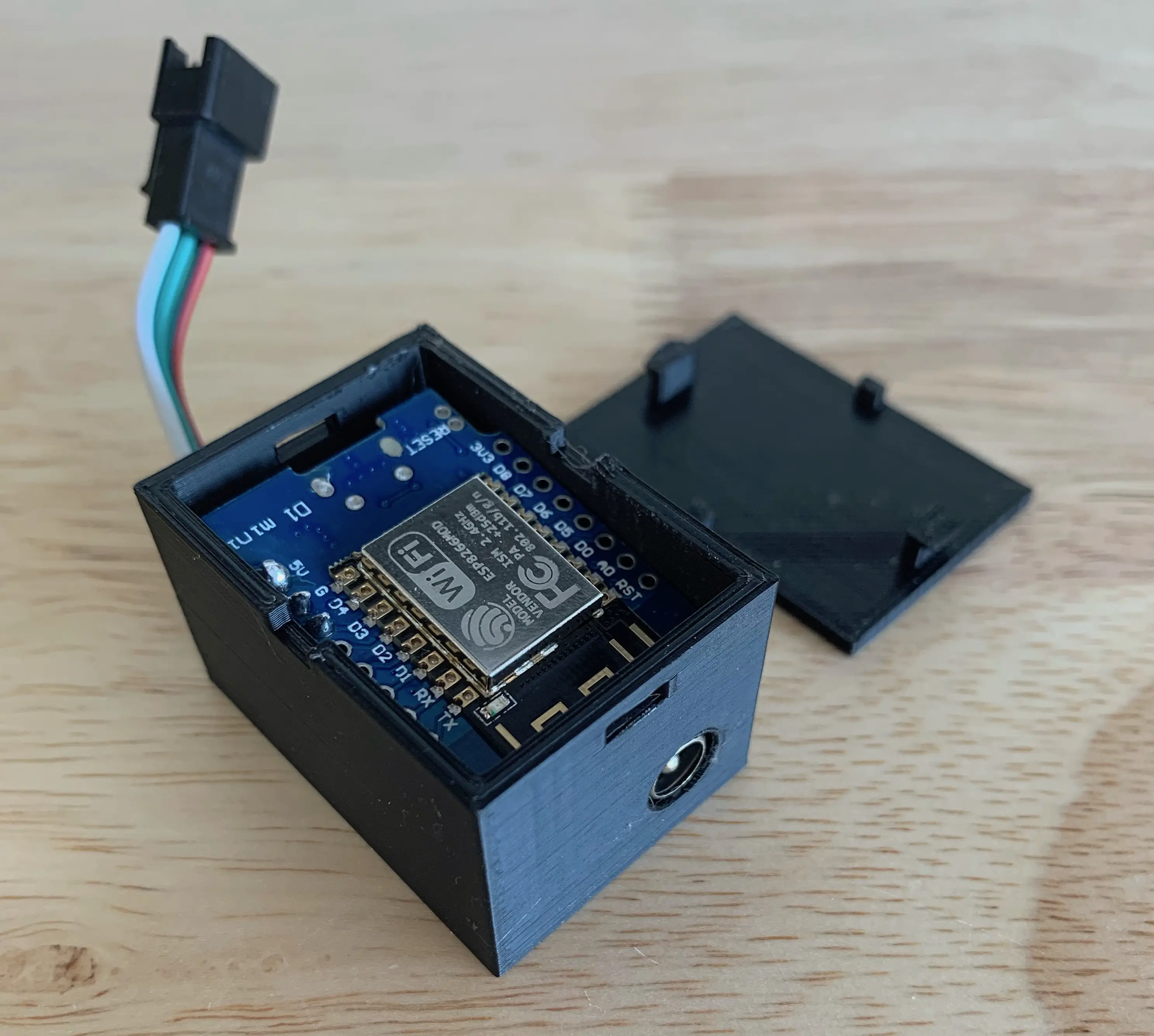 Pre-soldered D1 Mini in 3d printed enclosure with barrel connector power